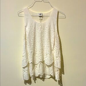 Cabi White Cotton Eyelet Blouse‎ - Women’s S